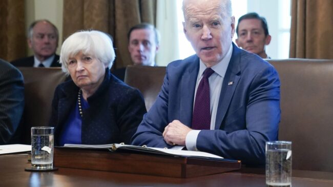 La Administración Biden reconoce que el nivel de inflación es "inaceptable", entre críticas de la oposición
