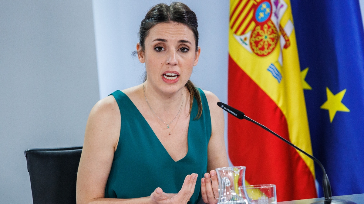 La expareja de María Sevilla demanda a Irene Montero por acusarle de ser un maltratador