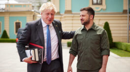 Johnson se cita con Zelenski en Kiev el mismo día que la UE admite a Ucrania como candidato