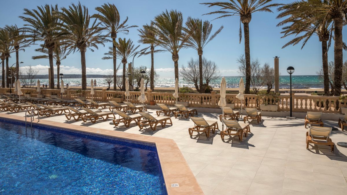 Las pernoctaciones hoteleras se cuadruplicaron en mayo y los precios subieron un 22,1%