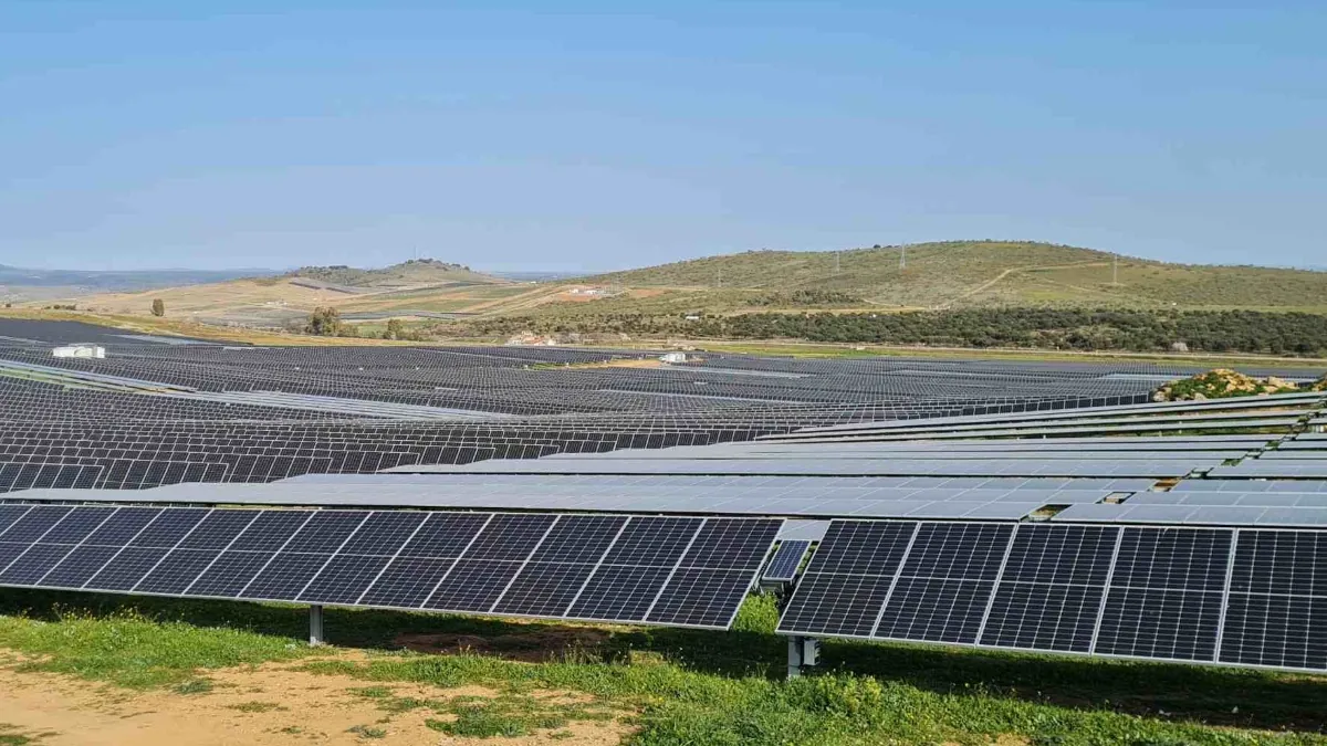 Las eléctricas aprovechan la crisis de precios para atraer a los grandes grupos empresariales