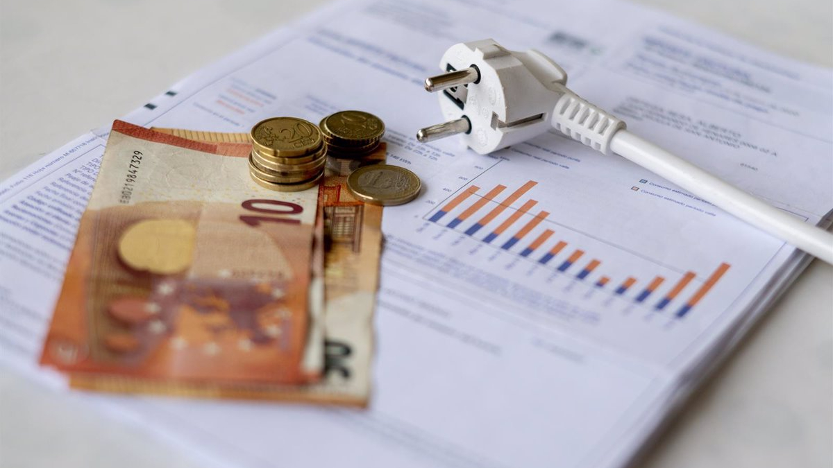 La luz subirá este martes hasta los 270,17 euros, su máximo desde el 11 de marzo