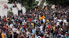 El primer ministro de Sri Lanka ofrece su dimisión tras el asalto de las residencias oficiales