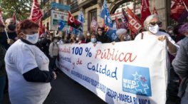 La 'Marea Blanca' tiñe las calles de Madrid para reivindicar la importancia de la sanidad pública
