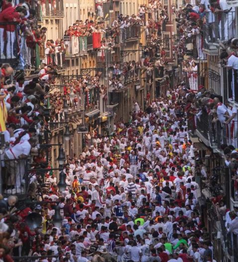 El tercer día de los encierros de San Fermín 2022, en imágenes