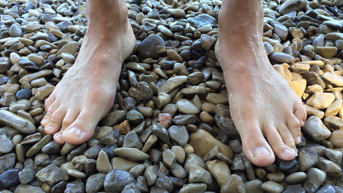 Cómo proteger tu salud de sol, sal y arena en la playa durante el verano