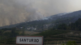 El incendio de O Barco de Valdeorras afecta a las viviendas de Alixo