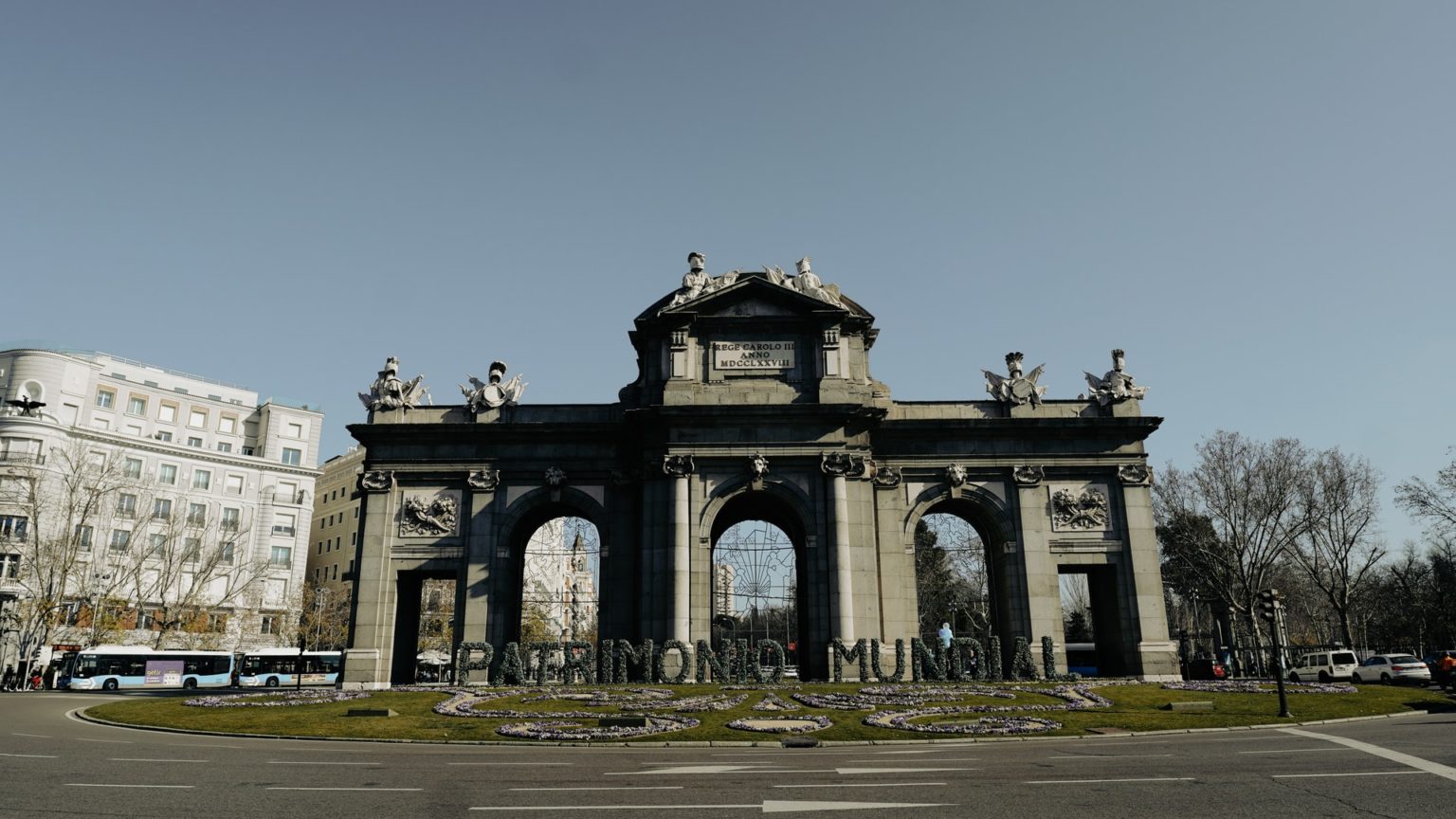 ¿Cuántos arcos tiene la Puerta de Alcalá? La memoria de los objetos cotidianos