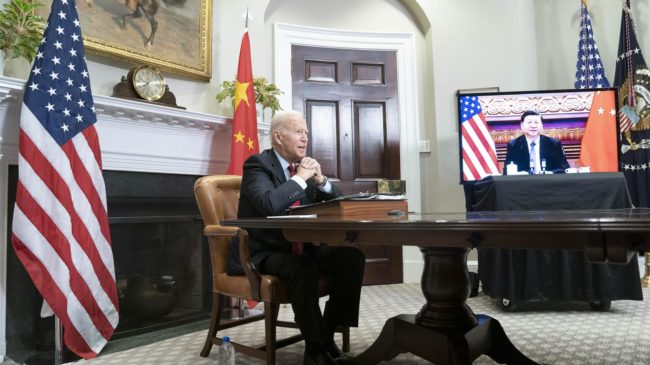 Biden y Xi Jinping hablan por teléfono debido al aumento de las tensiones por Taiwán