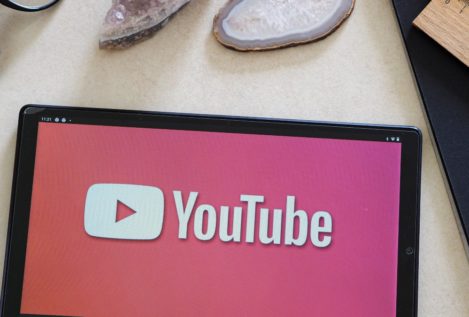 YouTube borrará todos los videos que desinformen sobre el aborto