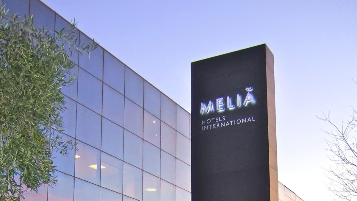 Meliá deja atrás los ‘números rojos’ en el primer semestre, al ganar tres millones de euros