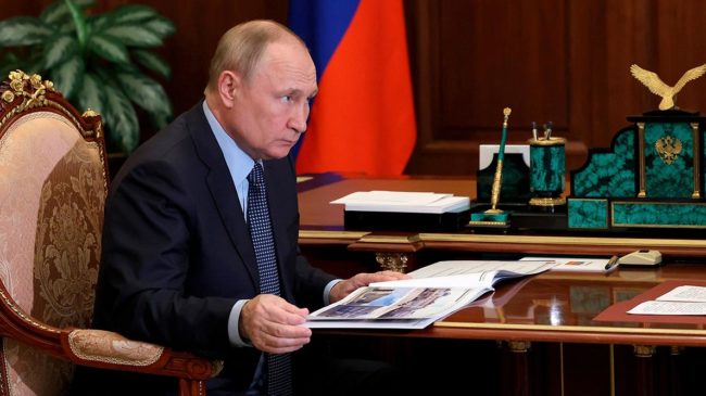 El historiador Timothy Snyder advierte: «El objetivo de Putin es matar de hambre al mundo»