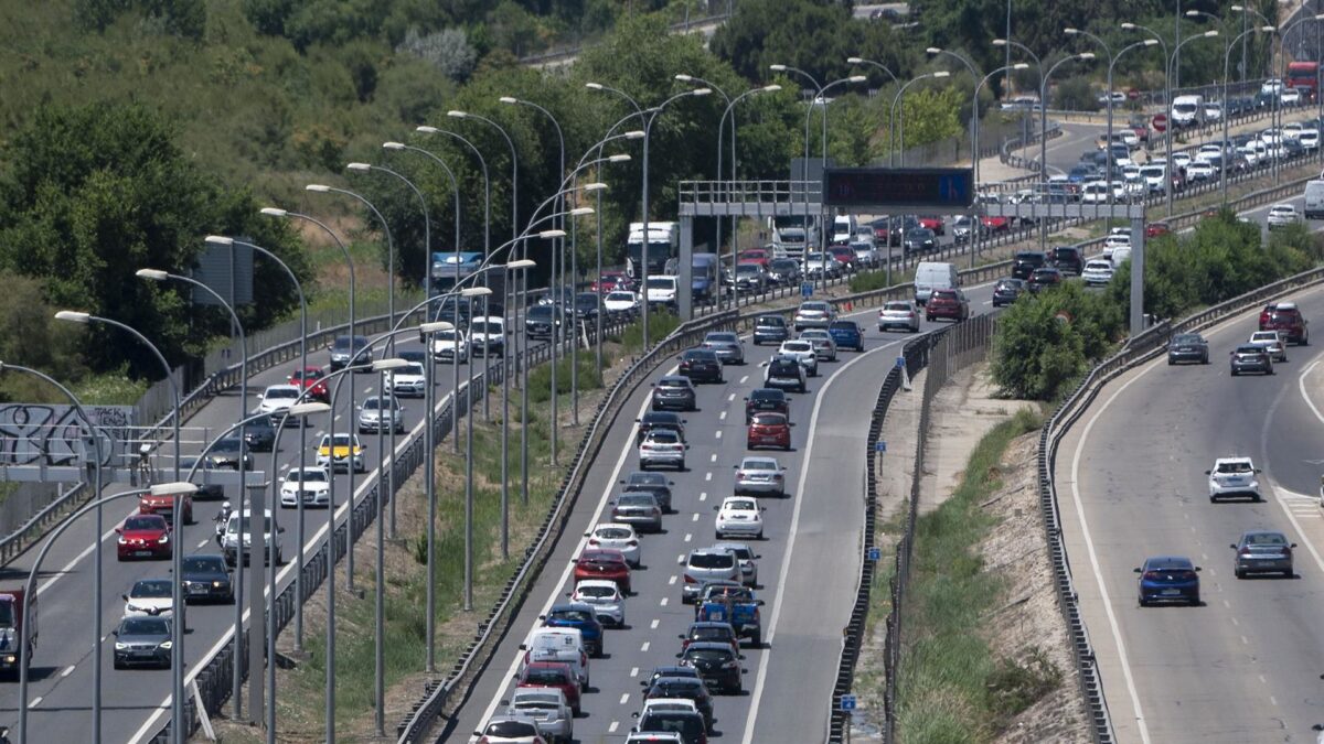 Varios accidentes en toda España complican la ‘Operación salida’, que ya deja un fallecido