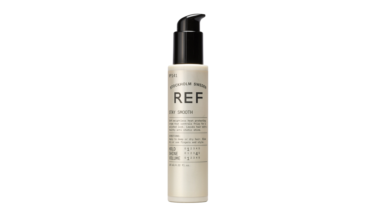 Producto anti frizz Stay Smooth de la firma REF Stockholm