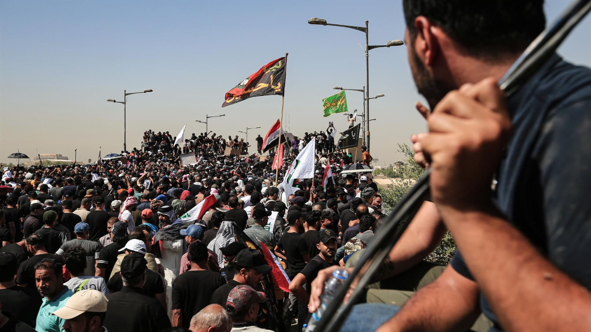 El Gobierno de Irak suspende la jornada laboral en sus instituciones para frenar la revuelta popular