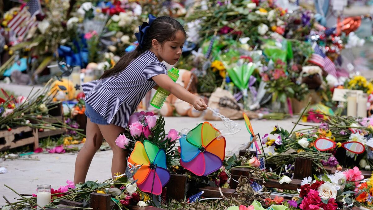 Un informe de la masacre de Uvalde denuncia «fallos sistémicos» en la respuesta policial