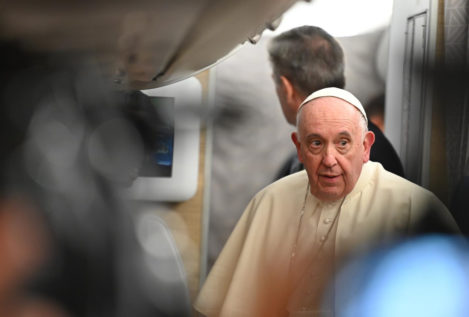 El Papa Francisco no descarta su renuncia: «La puerta está abierta. Es una opción muy normal»