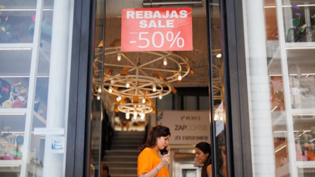 Rebajas: la mayoría de españoles gastará lo mismo que el año pasado a pesar de la inflación