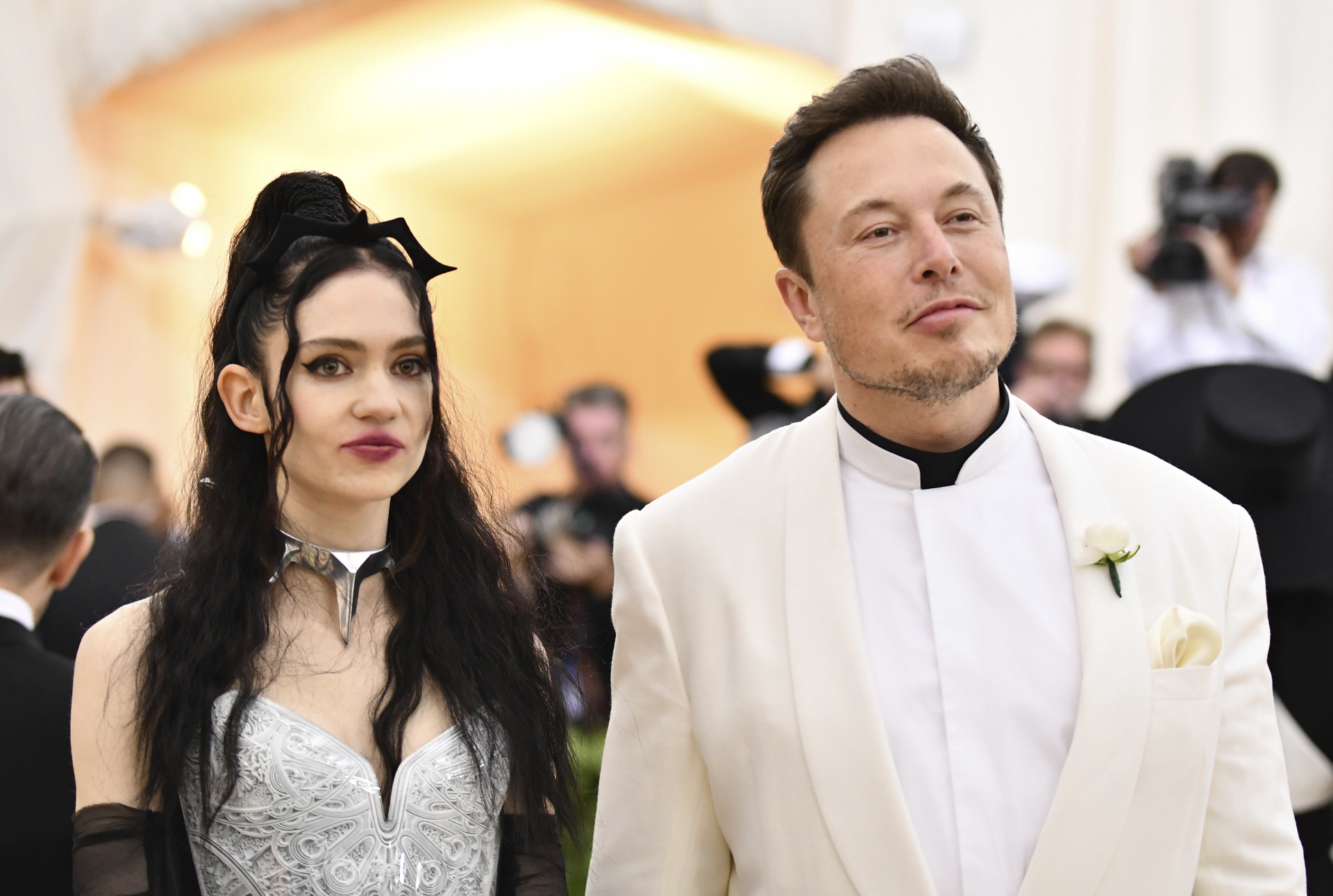 Elon Musk fue padre de gemelos con una empleada suya (¿lo sabía su novia?)