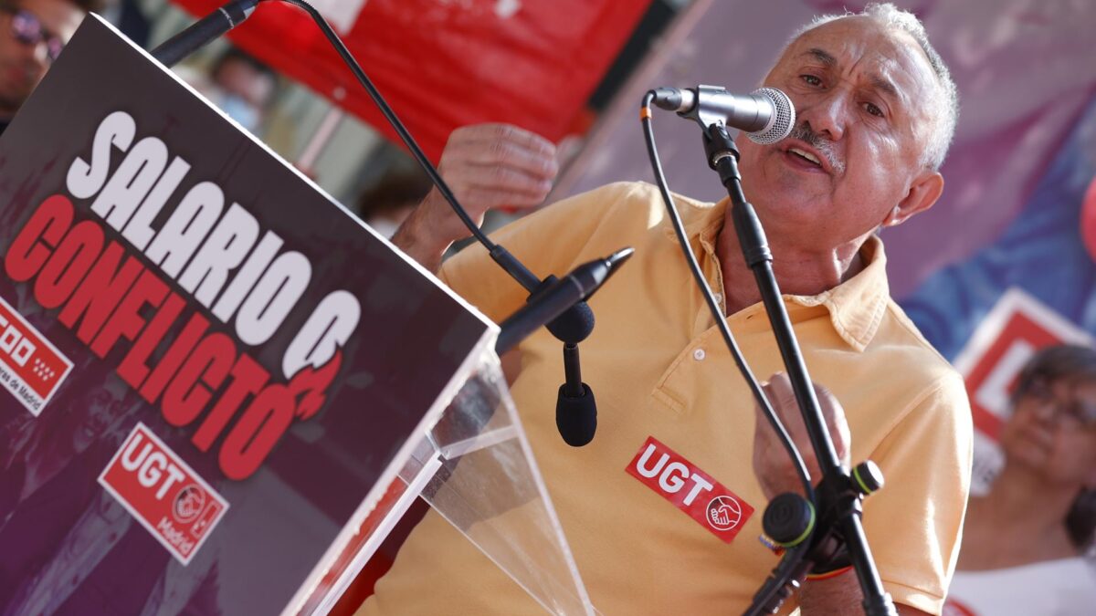 (VÍDEO) El líder de UGT pide «disfrutar del verano» ante quienes hablan de posible crisis: «¡Que se vayan a hacer puñetas!»