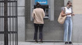 El método más seguro para sacar dinero del cajero que recomienda el Banco de España