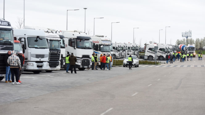 Los transportistas descartan nuevos paros por ser «malo para el país»