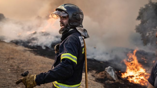 Renfe suspende la conexión Madrid-Galicia por el incendio de Zamora