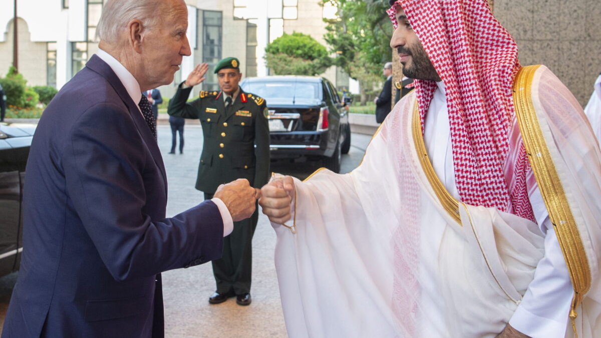 Biden acuerda con Arabia Saudí impedir que Irán adquiera un arma nuclear