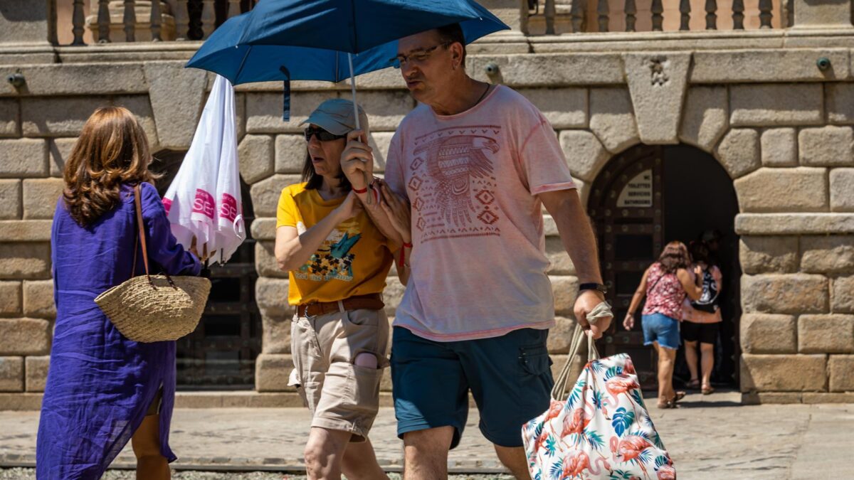 La ola de calor también golpea con fuerza este domingo y se prolongará al menos hasta el jueves