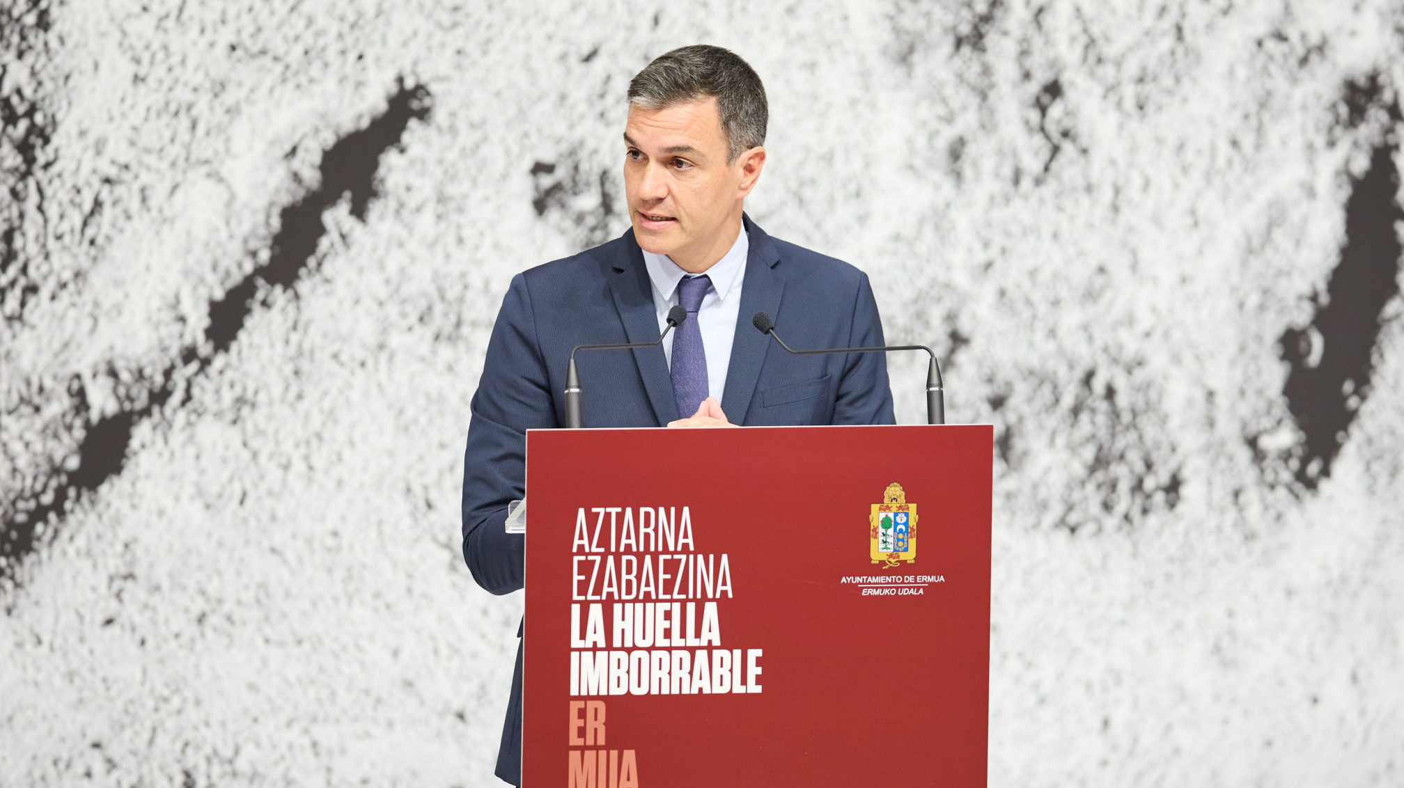Históricos del PSOE firman un manifiesto contra la ley de memoria pactada con Bildu