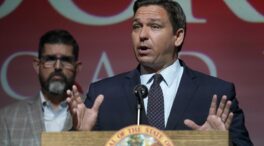 Crece la presión sobre DeSantis por el envío de inmigrantes a Massachusetts