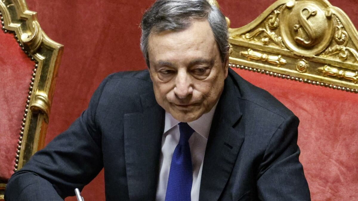 Draghi reconsidera su dimisión y pide el apoyo de los partidos para «reconstruir» su Gobierno