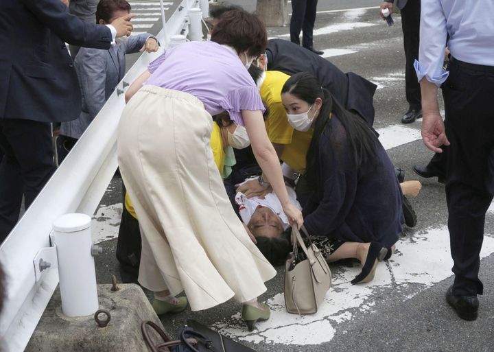 Muere el ex primer ministro de Japón, Shinzo Abe, tras un atentado con disparos en un acto electoral