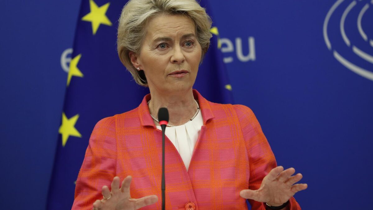 Von der Leyen pide a los países de la UE que se preparen para más cortes de suministro de gas ruso, incluido uno total