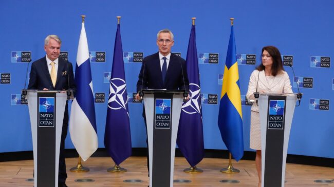 Los 30 embajadores de la OTAN firman los protocolos de adhesión de Finlandia y Suecia a la Alianza