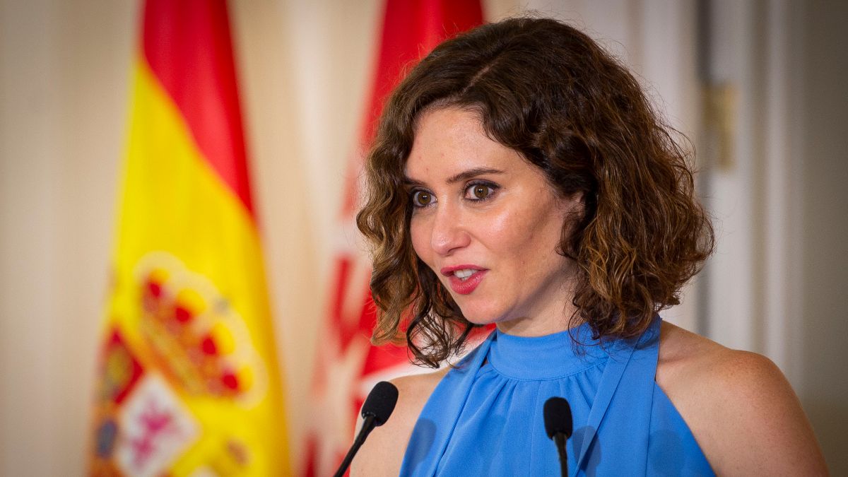 Ayuso asegura que las familias de renta baja tendrán becas «garantizadas» pero también habrá ayudas a las «de renta media»