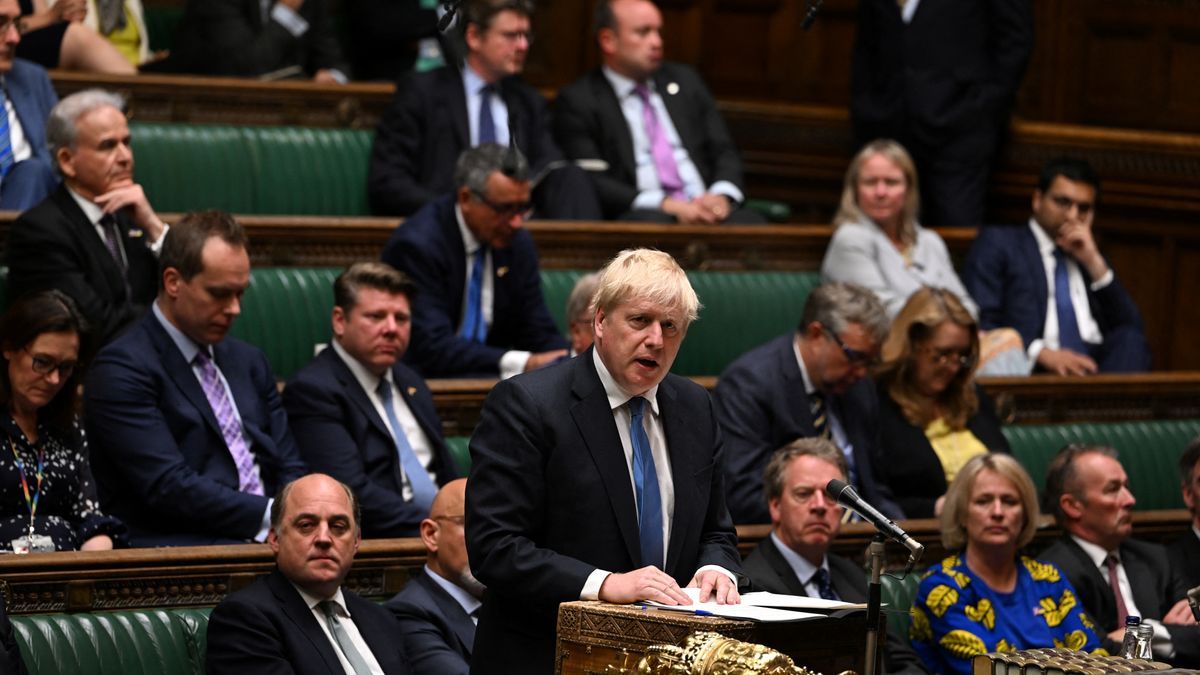 (VÍDEO) La despedida más épica de Boris Johnson: decide marcharse con un «hasta la vista, baby»