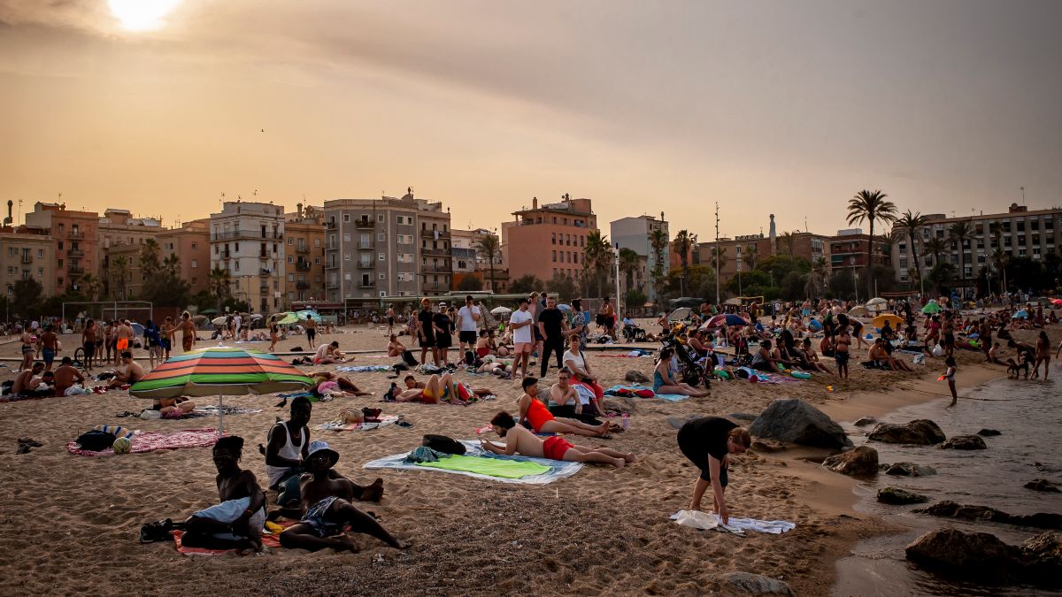 Calor, tormentas y oleaje ponen en alerta a 11 comunidades autónomas