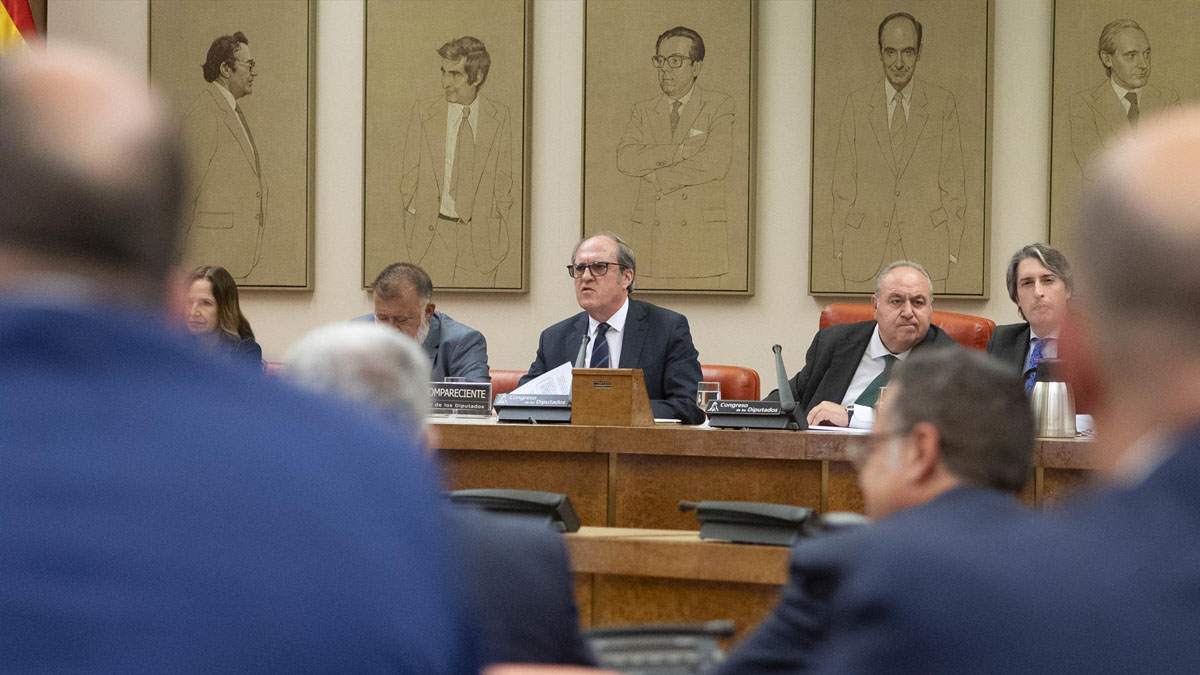 Las víctimas de abusos podrán contactar desde mañana con el Defensor del Pueblo con un teléfono gratuito