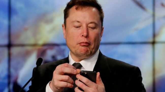 Twitter acusa a Elon Musk de perjudicar a la empresa con "tácticas para complicar" el proceso de compra