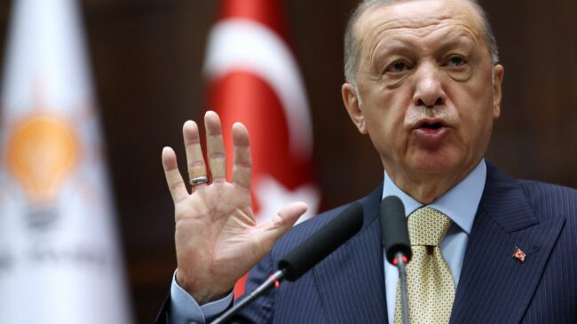La Turquía de Erdogan, dispuesta a mediar entre Ucrania y Rusia para lograr una "paz larga y justa"
