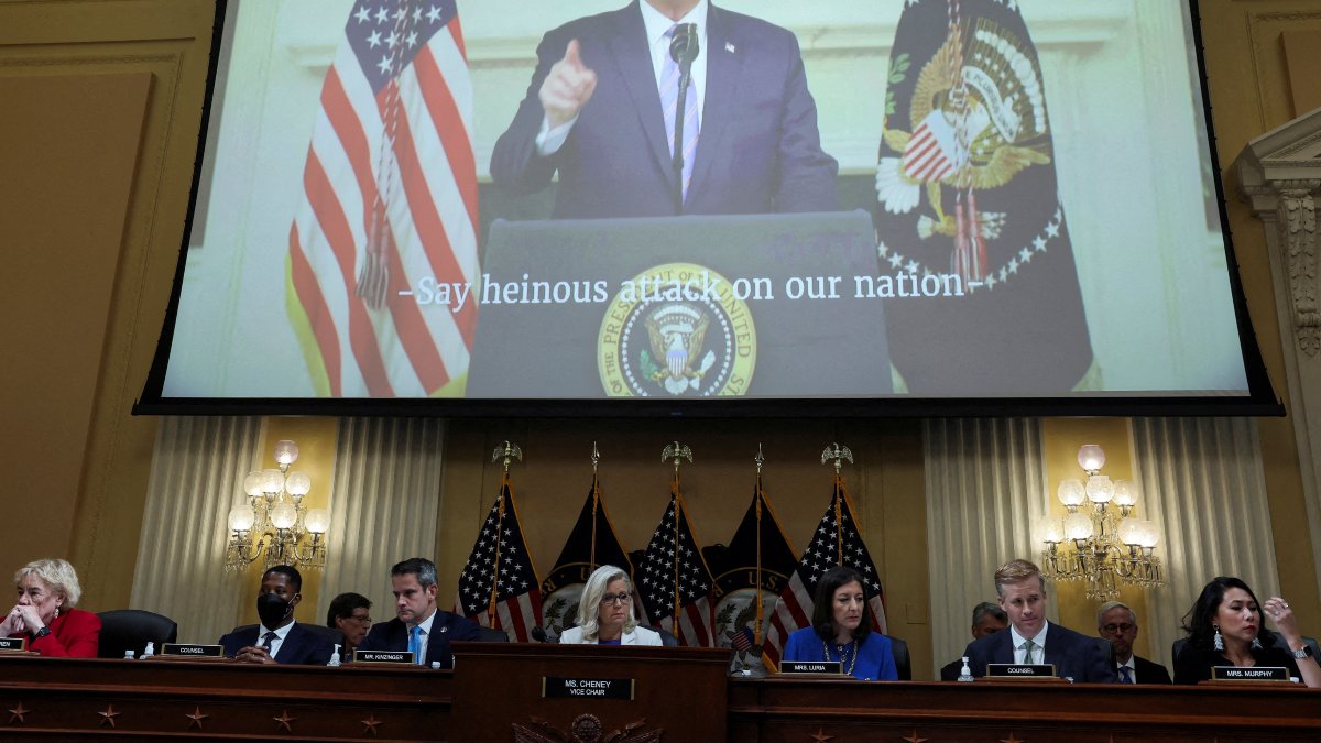 El comité del Asalto al Capitolio acusa a Trump de no hacer nada para detener el ataque