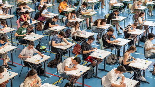 La nueva EBAU que propone el Gobierno: una prueba de madurez académica y que los exámenes solo cuenten un 25%