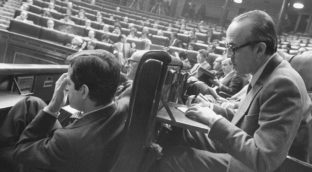 ‘Poesía en la tangente’, descubriendo al poeta que habitaba en Leopoldo Calvo-Sotelo