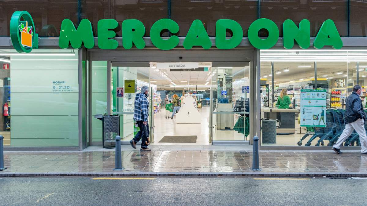 Mercadona amplía su horario en verano y abrirá los domingos en algunas localidades