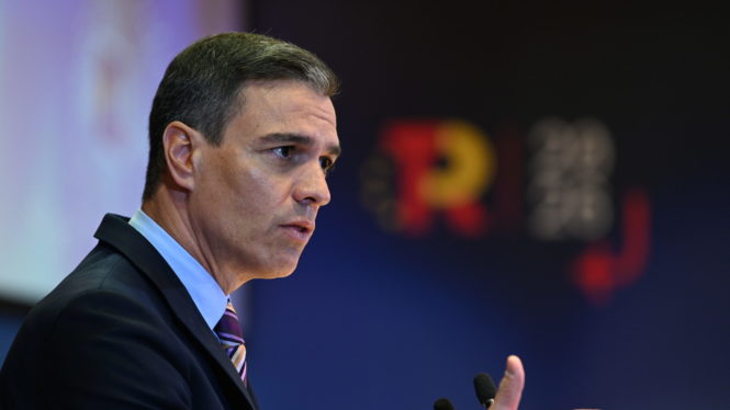 Basta ya de decorados institucionales