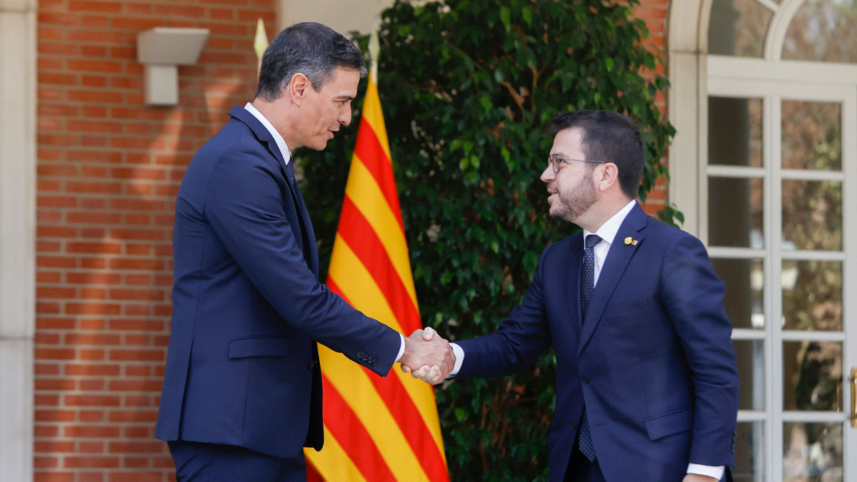 Sánchez y Aragonés acuerdan retomar la mesa de diálogo la última semana de julio en Madrid
