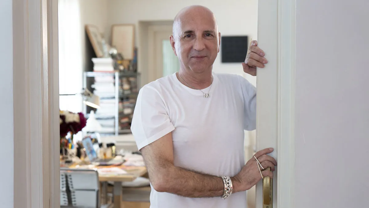 Chus Burés: «Mi intención ha sido elevar el papel a la categoría de un material  noble»