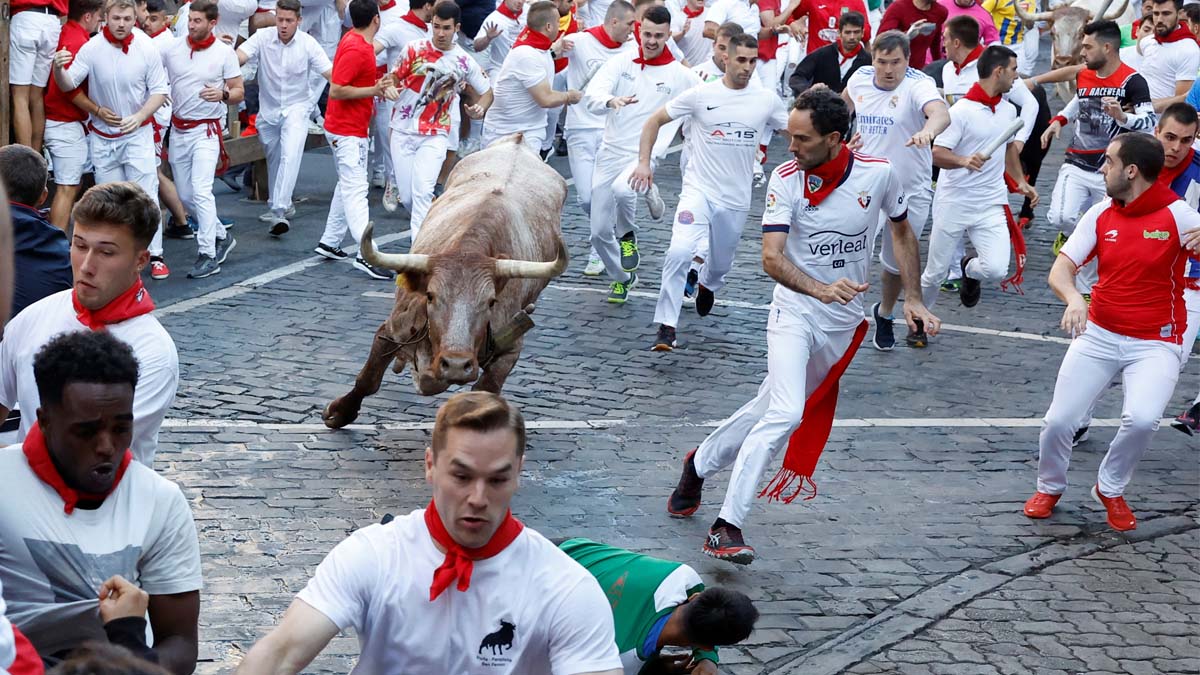 Una carrera rápida abre los encierros de los Sanfermines 2022