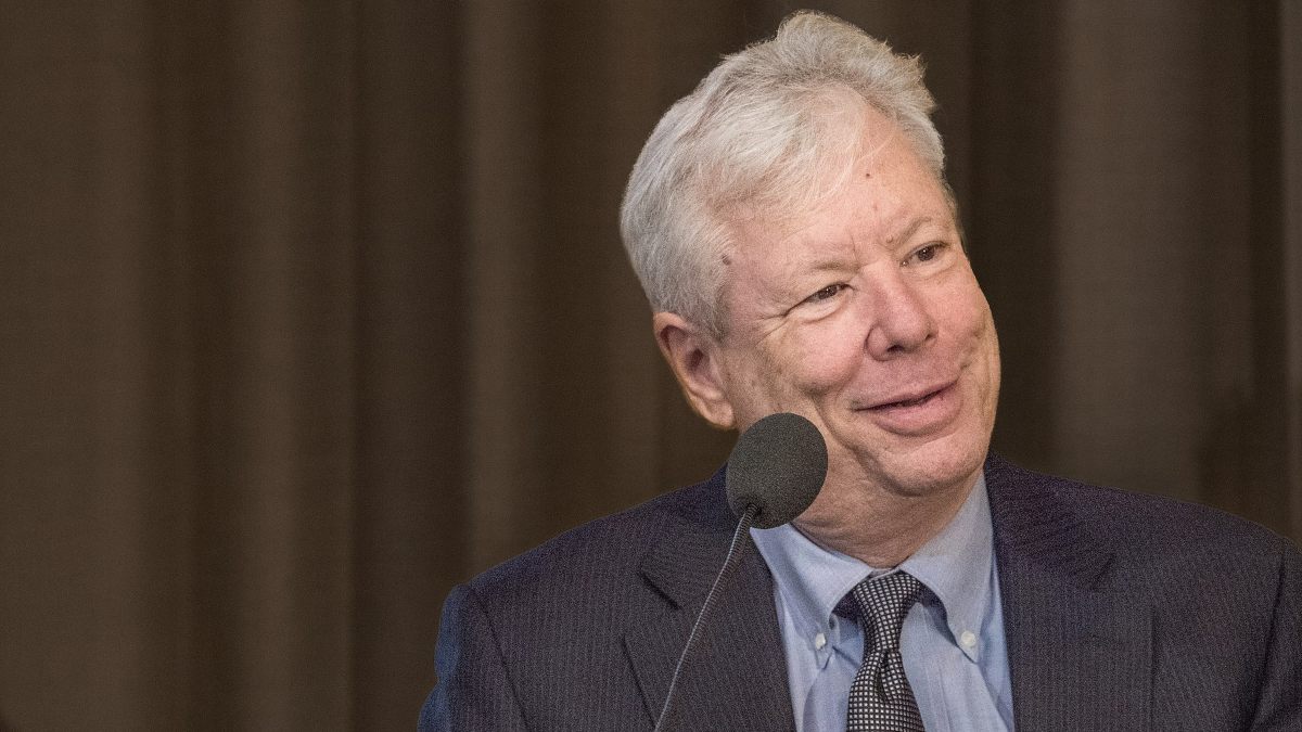 Cómo ahorrar en tiempos de crisis según un Premio Nobel de Economía